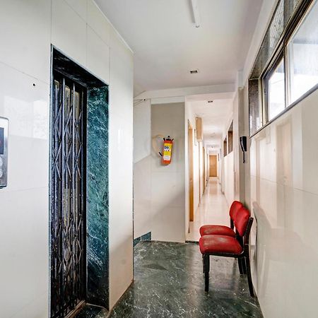 Hotel O Delight Inn Near Andheri Railway Station مومباي المظهر الخارجي الصورة