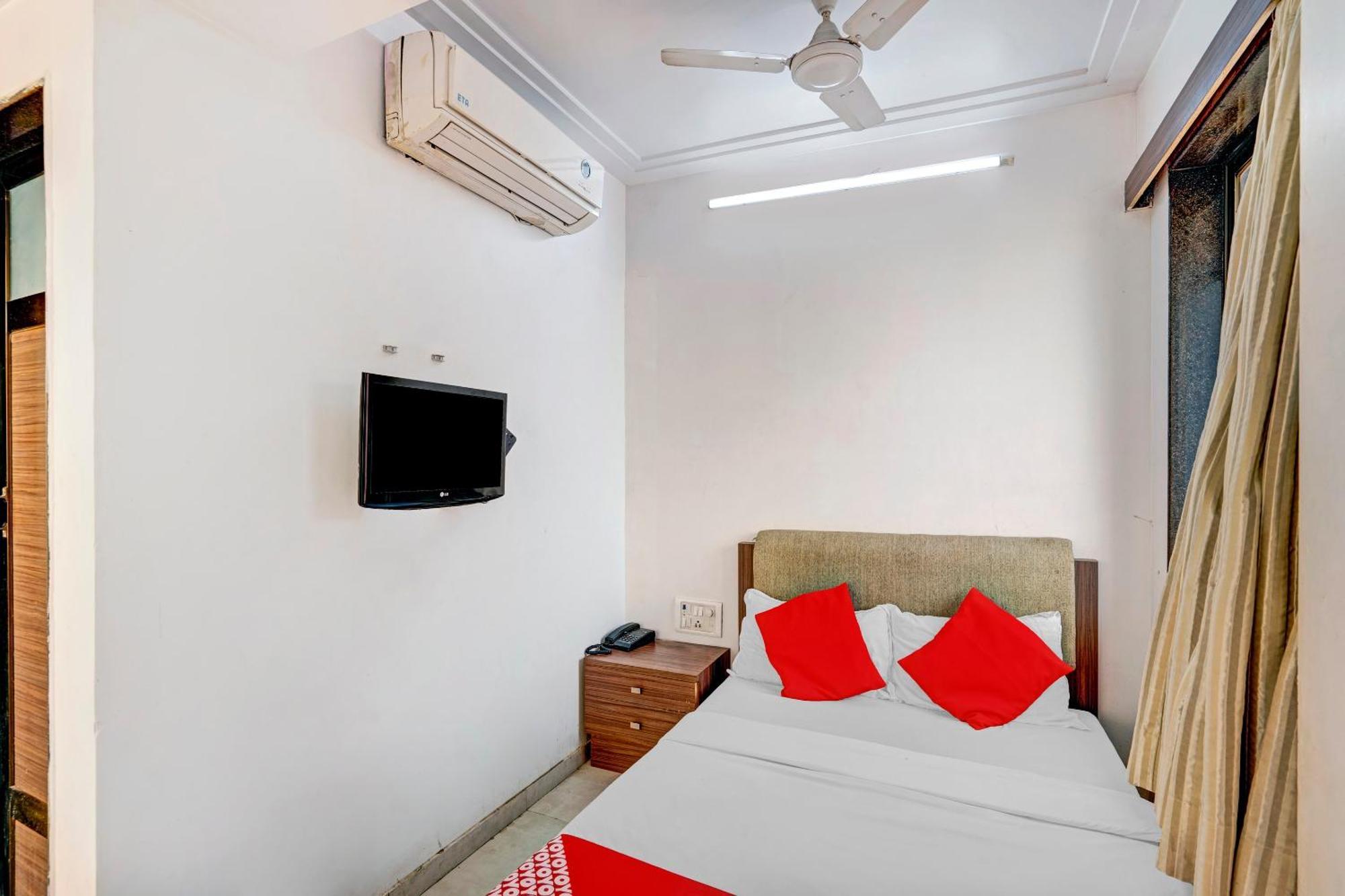 Hotel O Delight Inn Near Andheri Railway Station مومباي المظهر الخارجي الصورة